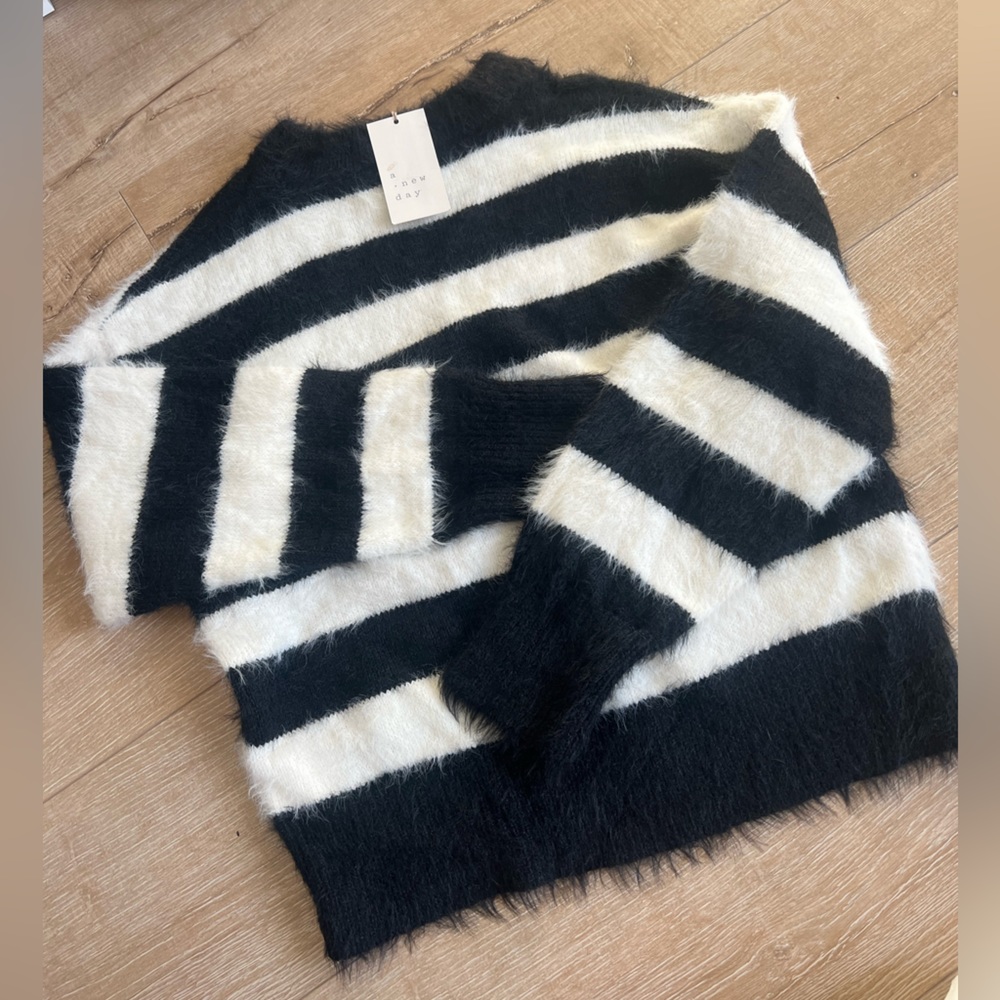 Sweater with tags small